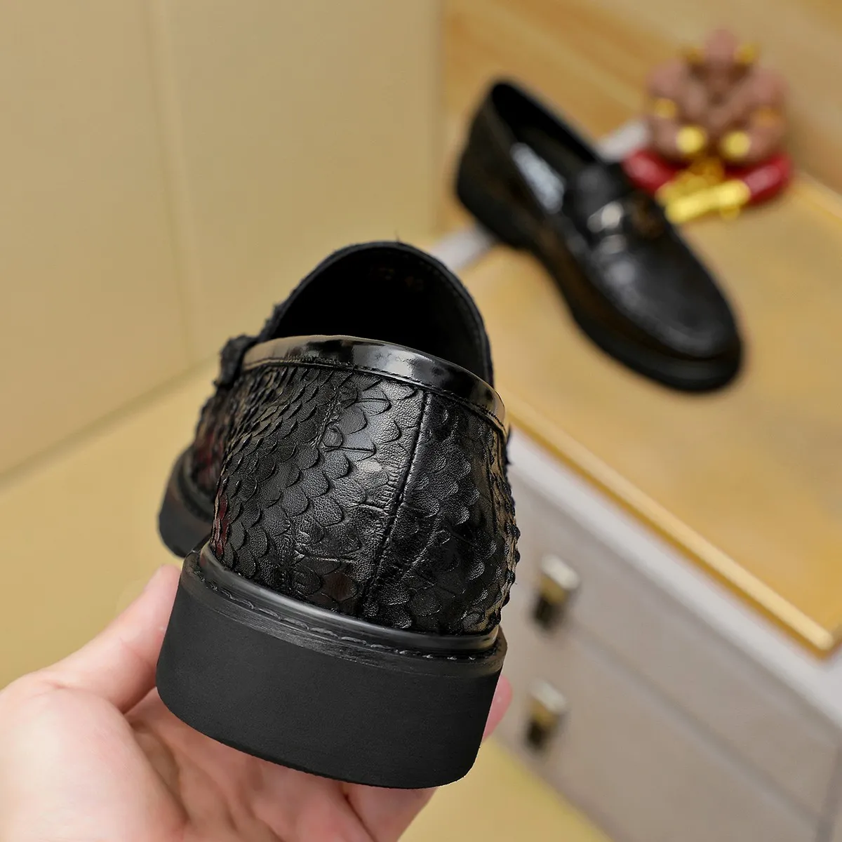 Men's shoes 💰500 Ferragamo [Ferragamo] top imported suit men's shoes 💯Original copy of the official website, product materials: selected imported embossed calfskin + luxury hardware buckle accessories ~ imported water-dyed cow 🐂 leather lining. Strong three-dimensional visual effect, original combination outsole, multiple colors available😘 Size: 38-44 (.45.46. Customized)
